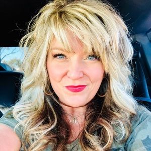 Meet your Posher, Jeanine